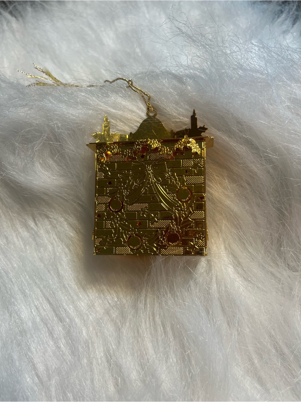 Danbury Mint 2001 23KT Gold Plated Ornament “Waiting For Santa”. - Picture 6 of 7